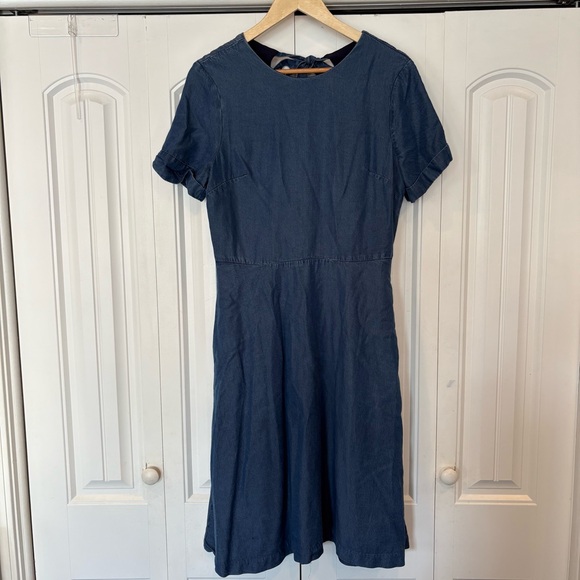 Banana Republic Dresses & Skirts - Banana Republic Chambray Dress Size 8‎